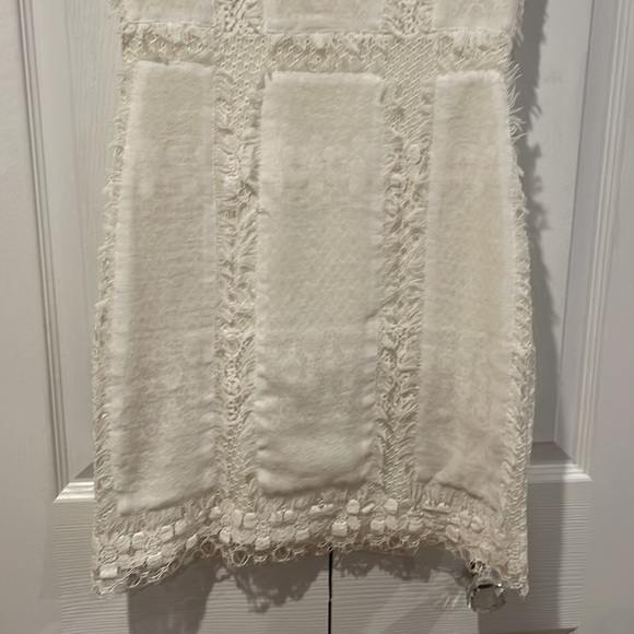 BCBG WHITE MINI DRESS. Size 0. Lace accents. Perfect for for bridal shower. - Picture 3 of 6